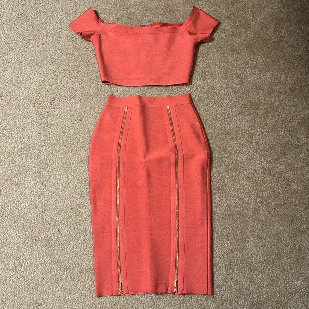 House of CB CORAL 2 piece bandage with gold zipper midi skirt and top set. NWOT